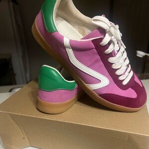 Steve Madden cute sneakers